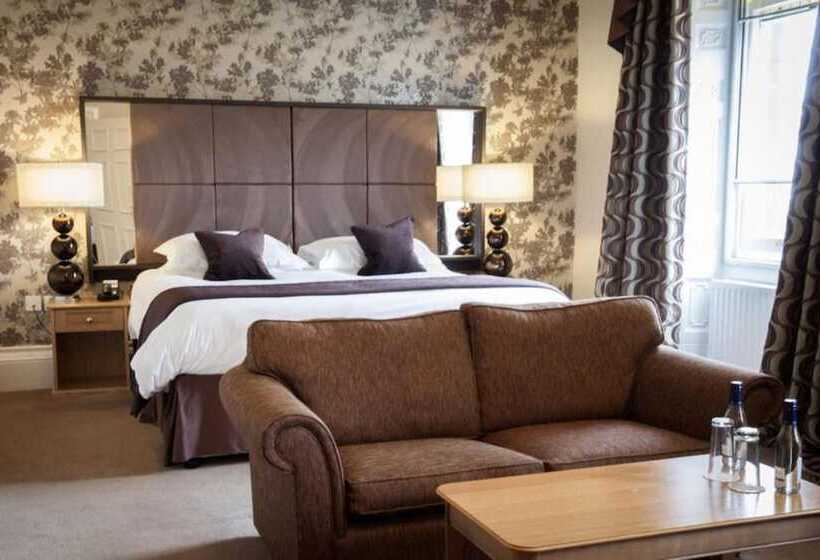 جناح جونيور, Trout