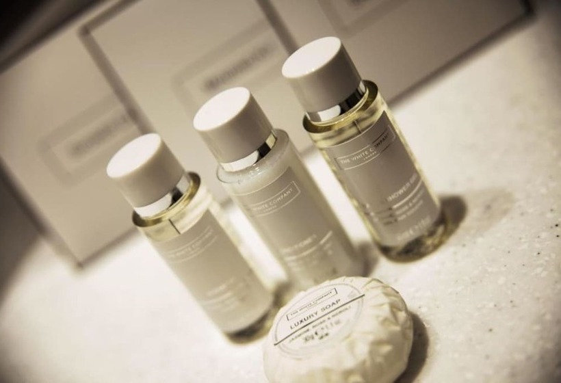 جناح جونيور, Trout