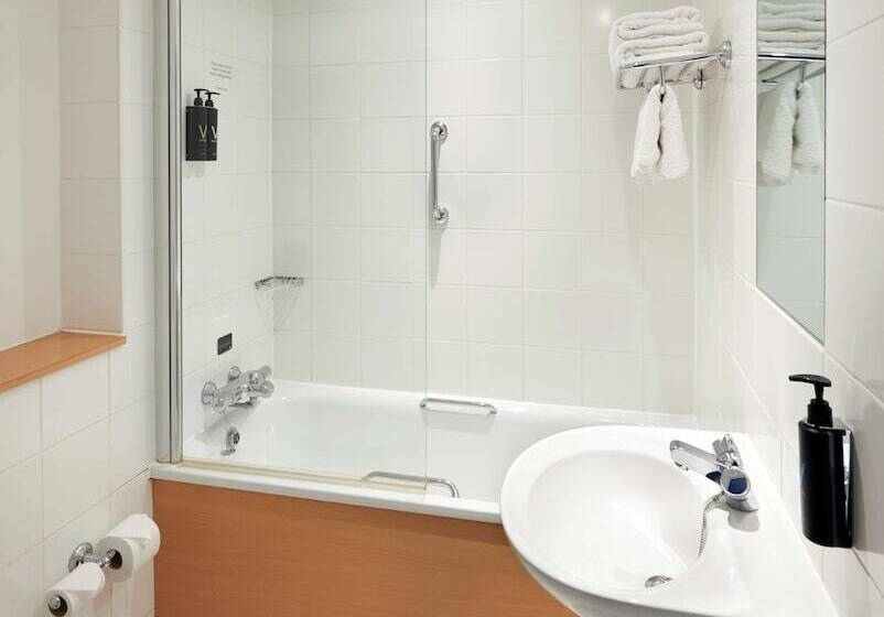 غرفة قياسية, Village Hotel Manchester Hyde