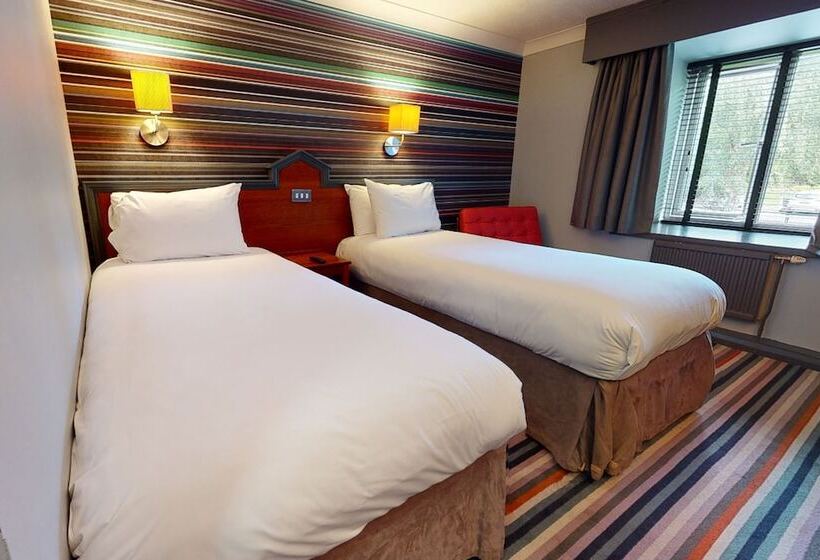 غرفة قياسية, Village Hotel Manchester Hyde