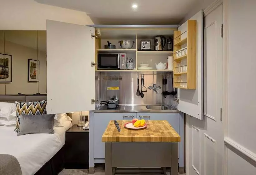 スタンダードスタジオ, Collingham Serviced Apartments
