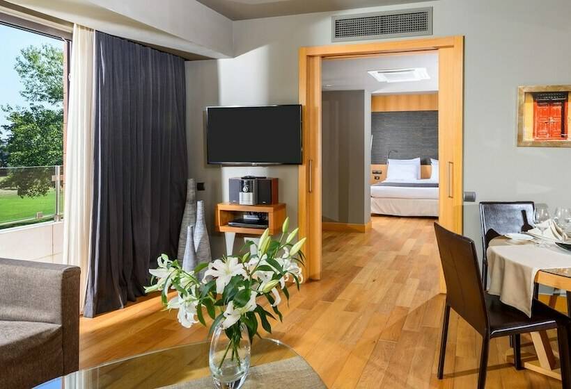 디럭스 스위트, Alexander Beach Hotel & Spa