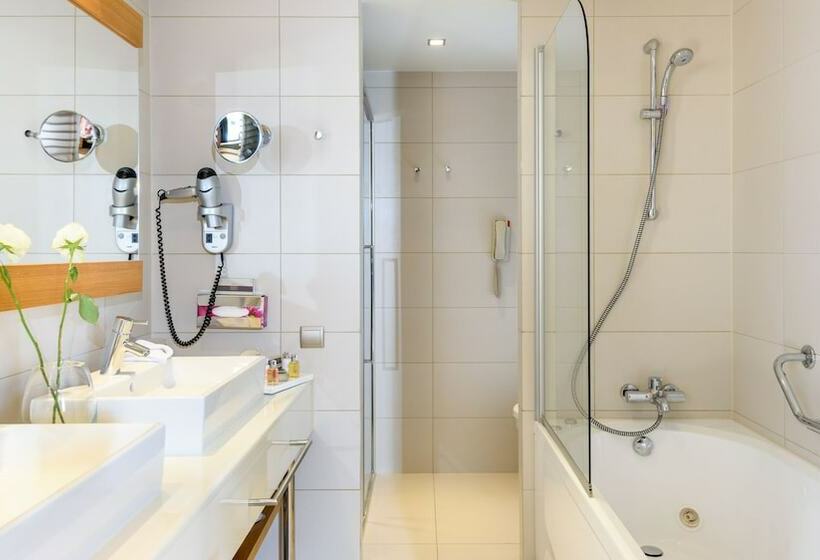 豪华套房, Alexander Beach Hotel & Spa