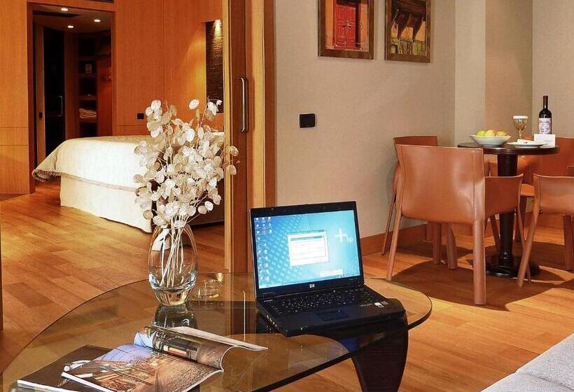 豪华套房, Alexander Beach Hotel & Spa