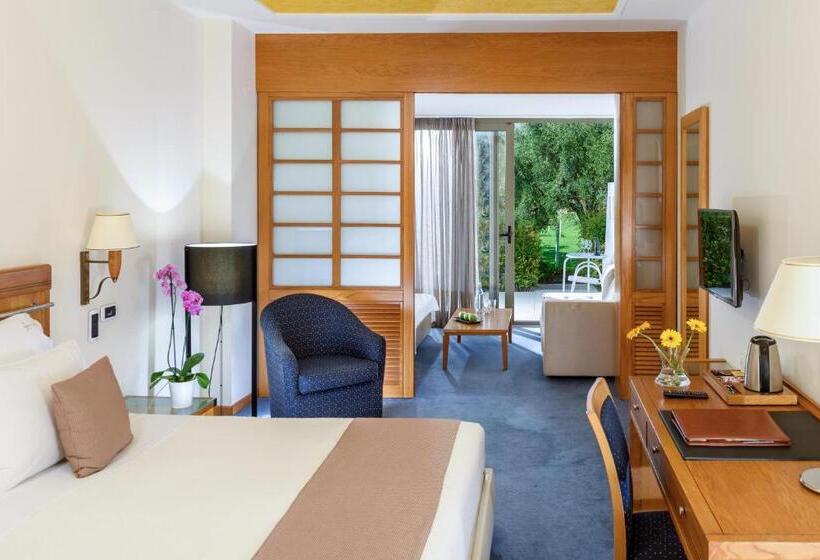 行政三人间, Alexander Beach Hotel & Spa