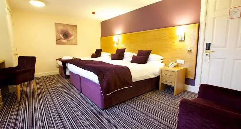 Perhehuone, Ayre Hotel & Ayre Apartments