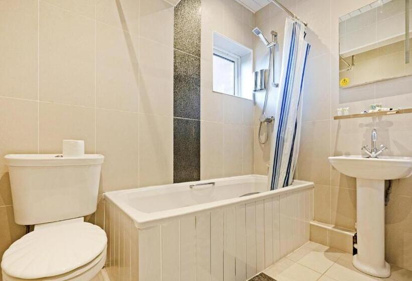 스탠다드 트리플 룸, Baltimore