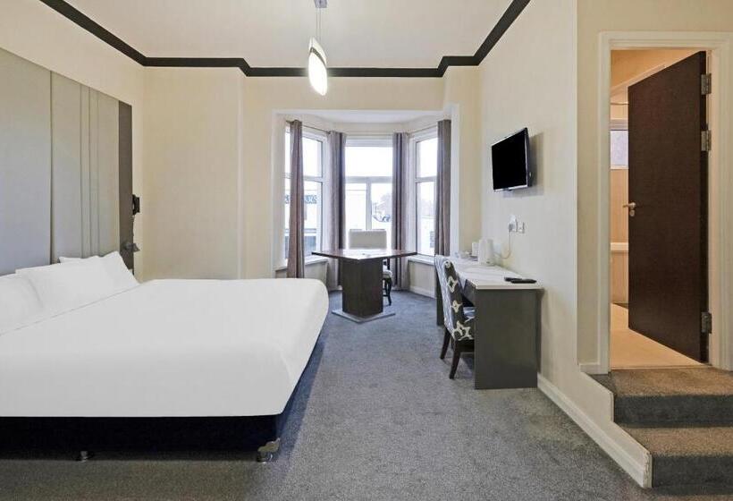 스탠다드 트리플 룸, Baltimore