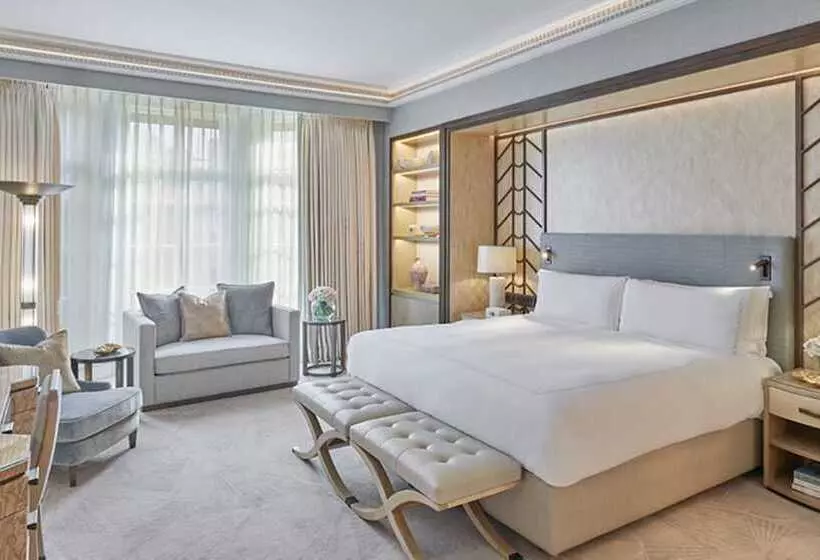 استودیوی استاندارد, Claridge S, Maybourne