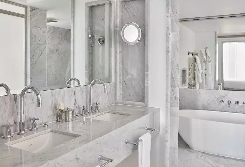 اتاق استاندارد با بالکن, Claridge S, Maybourne