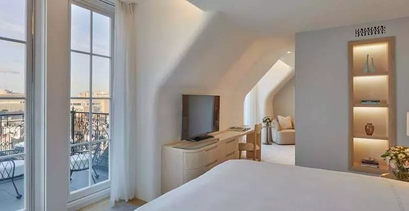 اتاق استاندارد با بالکن, Claridge S, Maybourne