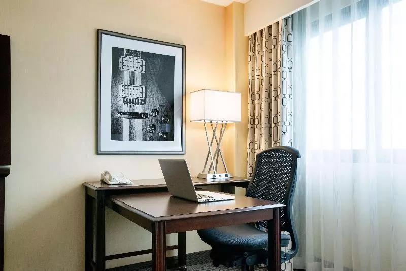 اتاق استاندارد با تخت بزرگ, Claridge S, Maybourne Hotel Collection