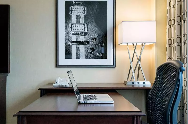 اتاق استاندارد با تخت بزرگ, Claridge S, Maybourne Hotel Collection