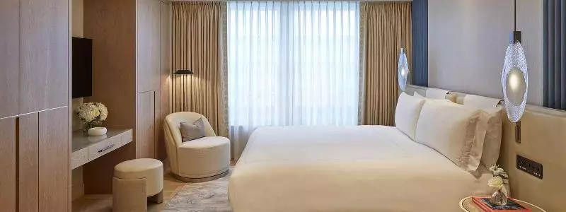 اتاق استاندارد با تخت بزرگ, Claridge S, Maybourne Hotel Collection