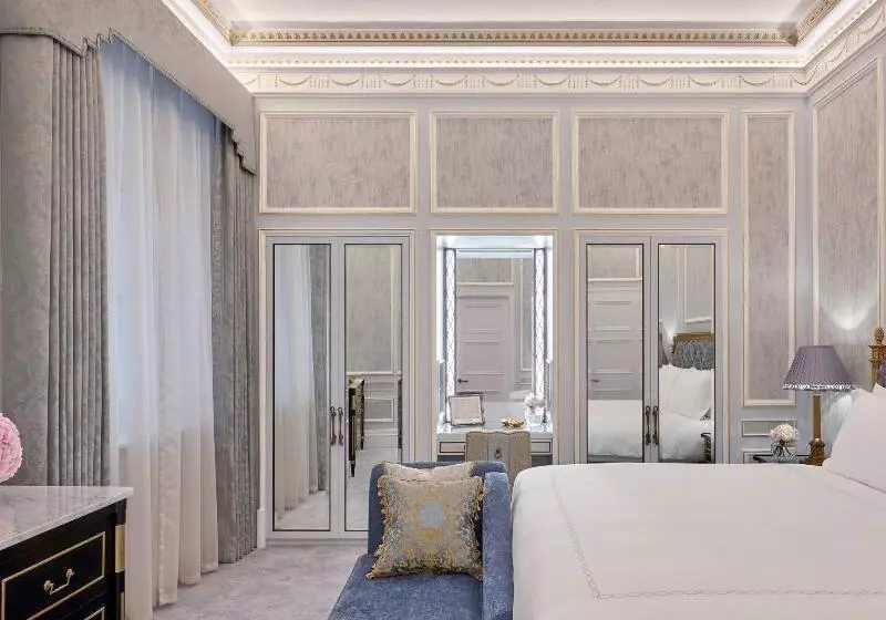 اتاق استاندارد با تخت بزرگ, Claridge S, Maybourne Hotel Collection