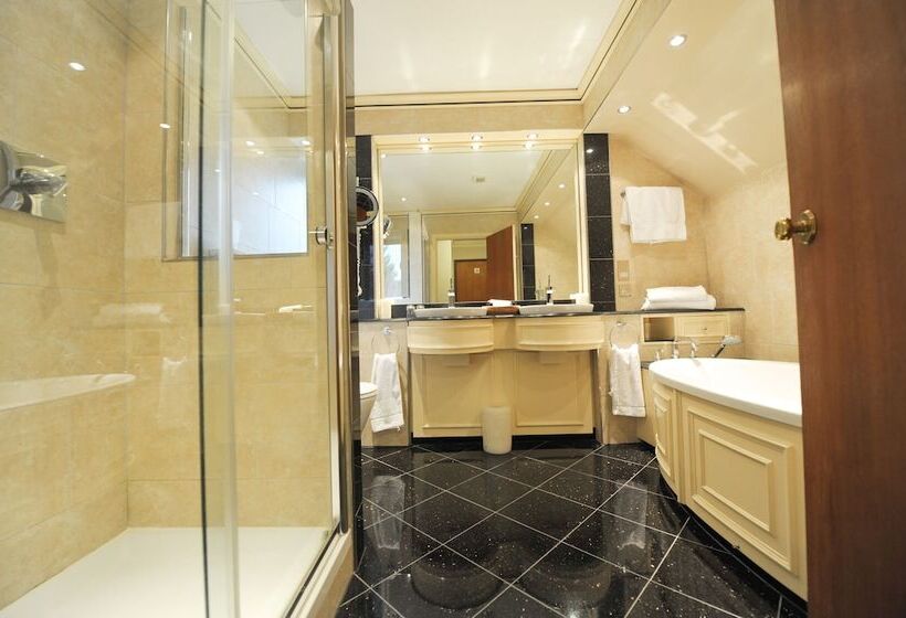 Люкс, Fredrick S Hotel Restaurant Spa