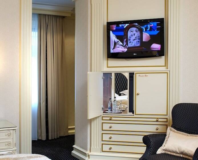 Люкс, Fredrick S Hotel Restaurant Spa