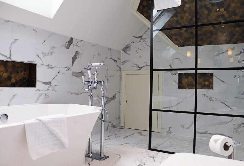 Президентский Люкс, Fredrick S Hotel Restaurant Spa