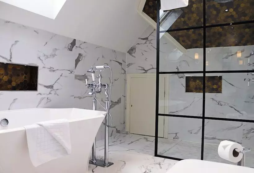 Executive Suite, Fredrick S Hotel Restaurant Spa