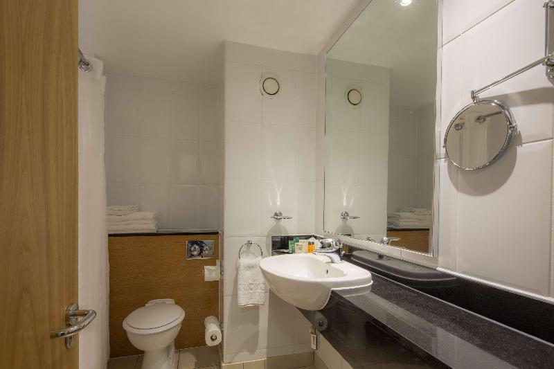 جناح سرير كينج, Hilton Leicester