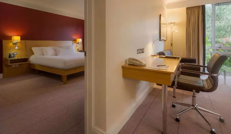 キングサイズベッドのスイートルーム, Hilton Leicester