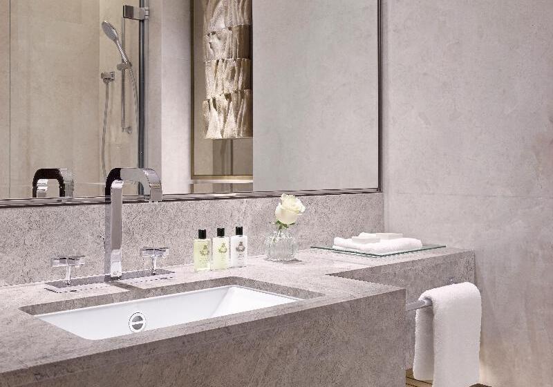 キングサイズベッドのスタンダードルーム, Intercontinental London Park Lane, An Ihg