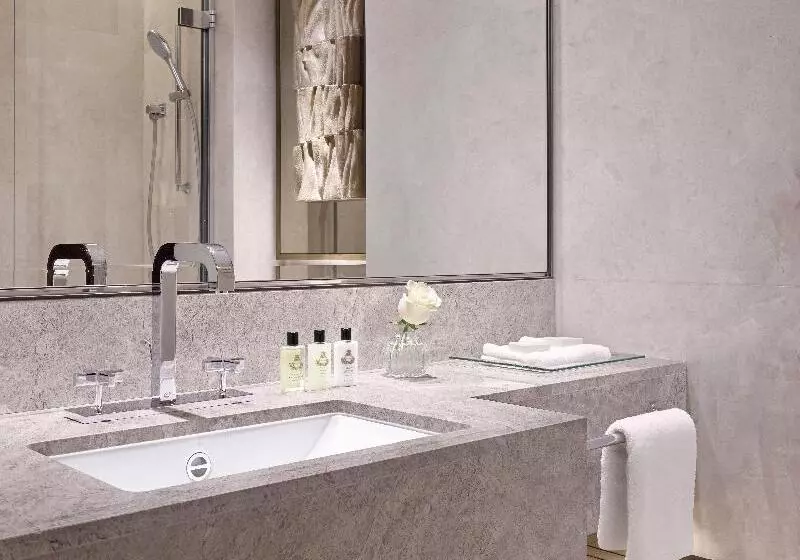 キングサイズベッドのスタンダードルーム, Intercontinental London Park Lane, An Ihg