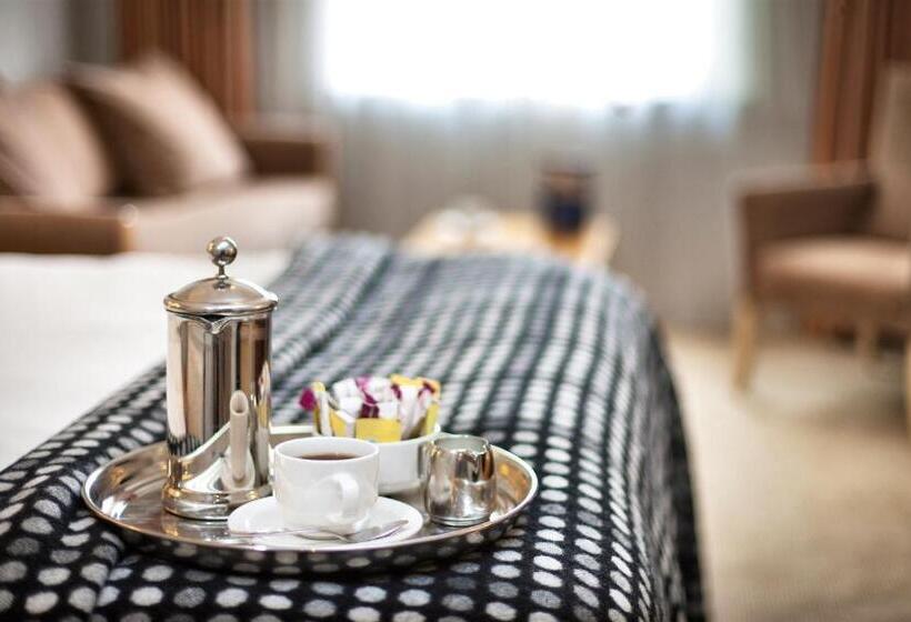 غرفة قياسية مطلّة علي النهر, Mercure London Stainesuponthames