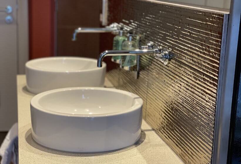 스위트, Park Farm