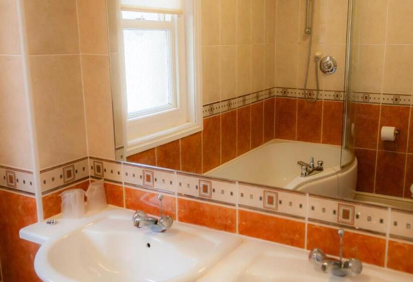 패밀리 룸, Porth Avallen