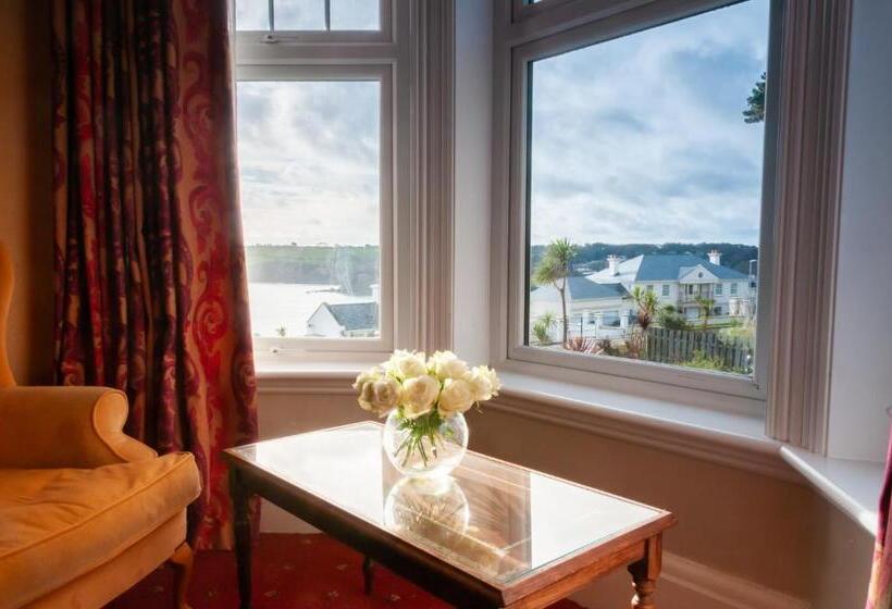 패밀리 룸, Porth Avallen