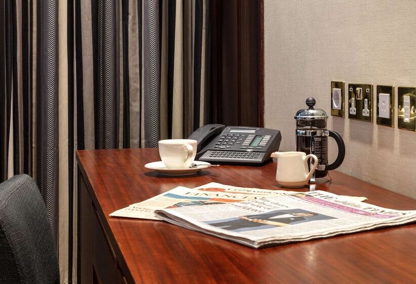 高级客房, Radisson Blu Hotel, London South Kensington Formerly Vanderbilt