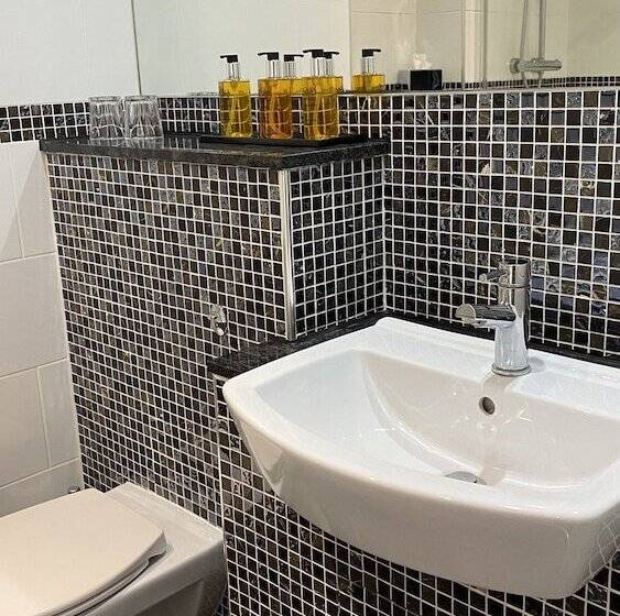 Семейный Номер, Stone House Hotel ‘a Bespoke Hotel’