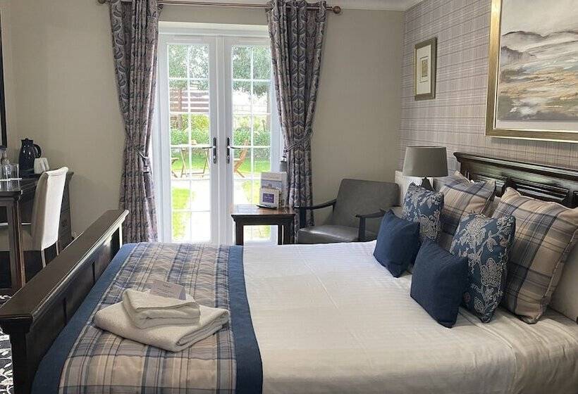 Номер Стандарт, Stone House Hotel ‘a Bespoke Hotel’