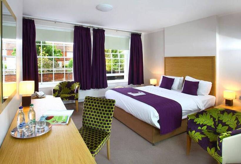 스탠다드 룸, The Chequers