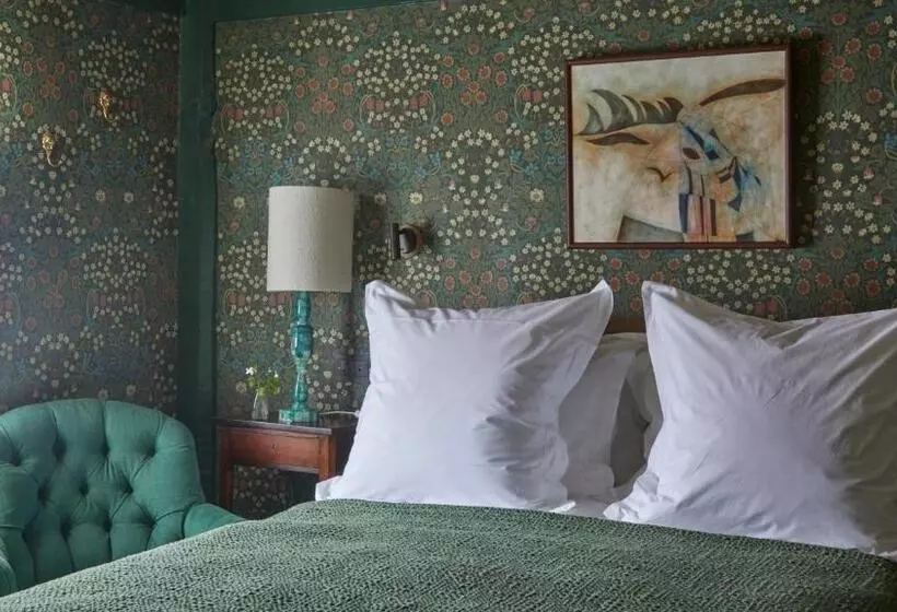 Standard Room, The George In Rye