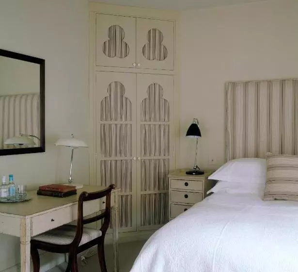 Standard Room, The George In Rye