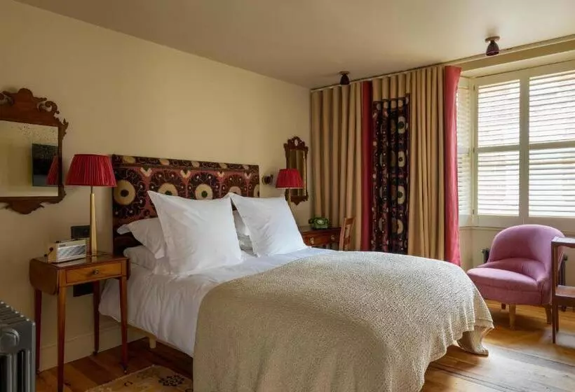 Standard Room, The George In Rye