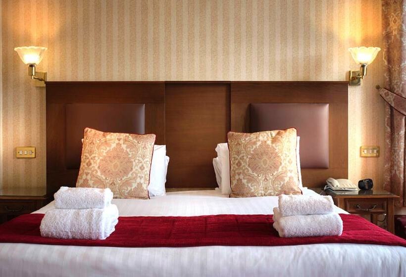 اتاق عادی, The Grand