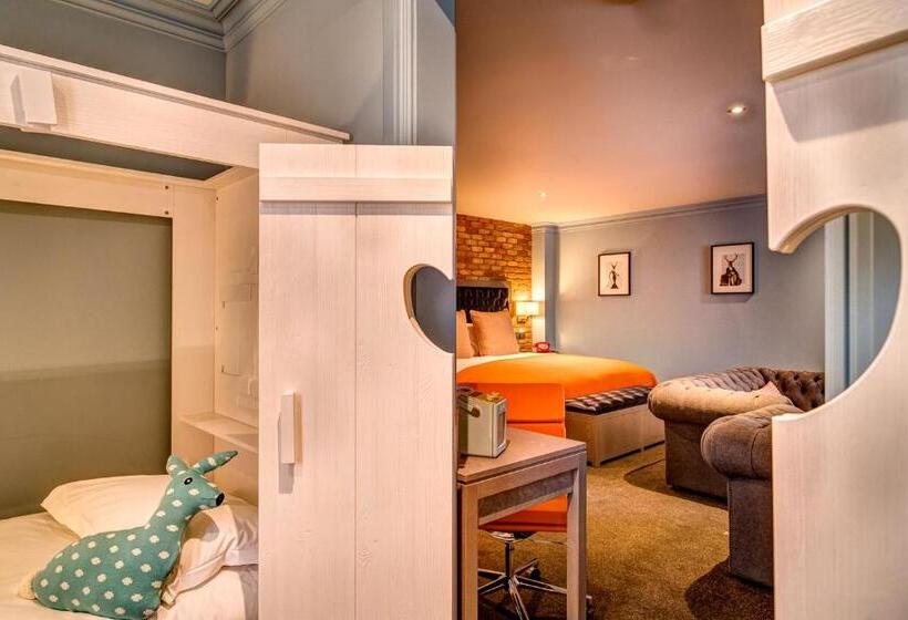 جناح عائلي, The Great House, Sonning, Berkshire