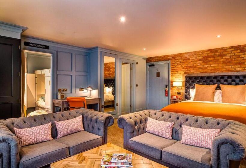 جناح عائلي, The Great House, Sonning, Berkshire