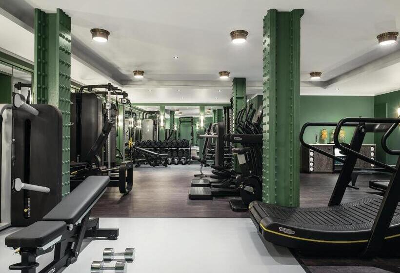 Номер Superior, The Langham London