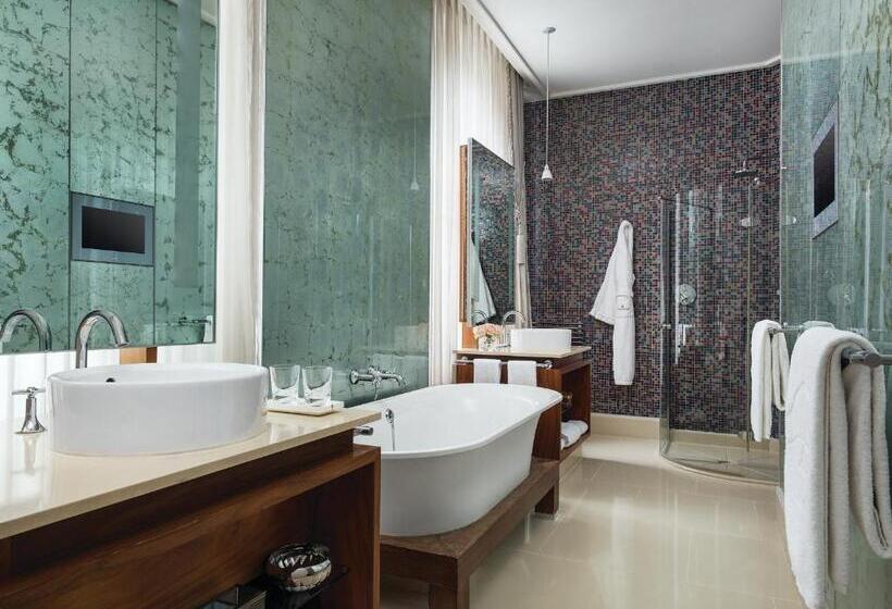 Люкс, The Langham London