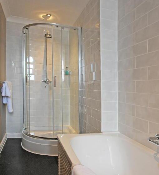 חדר סטנדרט נוף לנהר, Royal Hotel By Greene King Inns