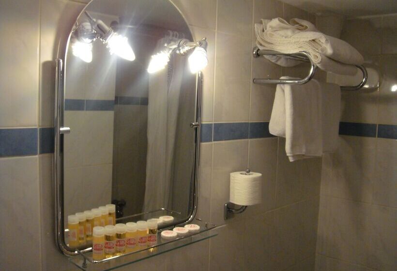 غرفة قياسية فردية, Anemoni Piraeus