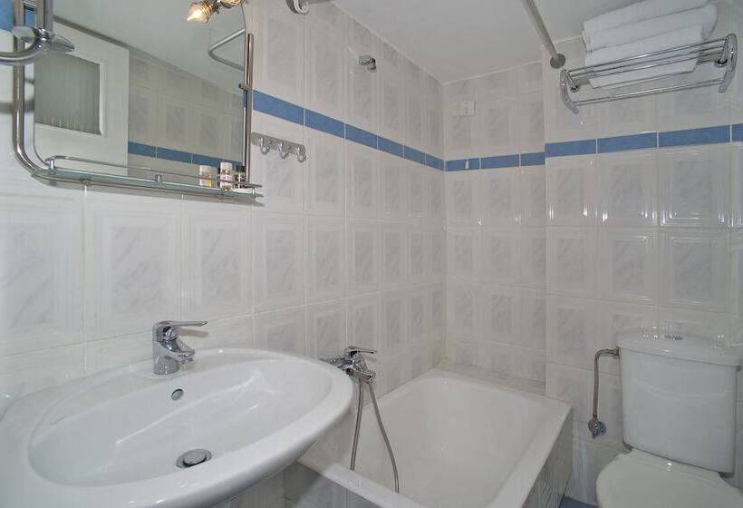 غرفة قياسية, Anemoni Piraeus