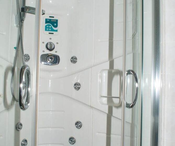 트리플 클래식 룸, Diethnes