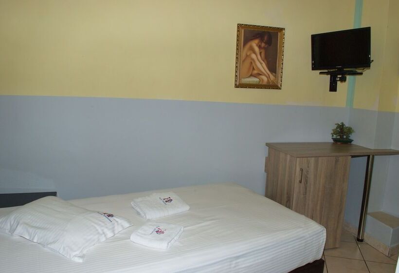 이코노미 싱글 룸, Diethnes