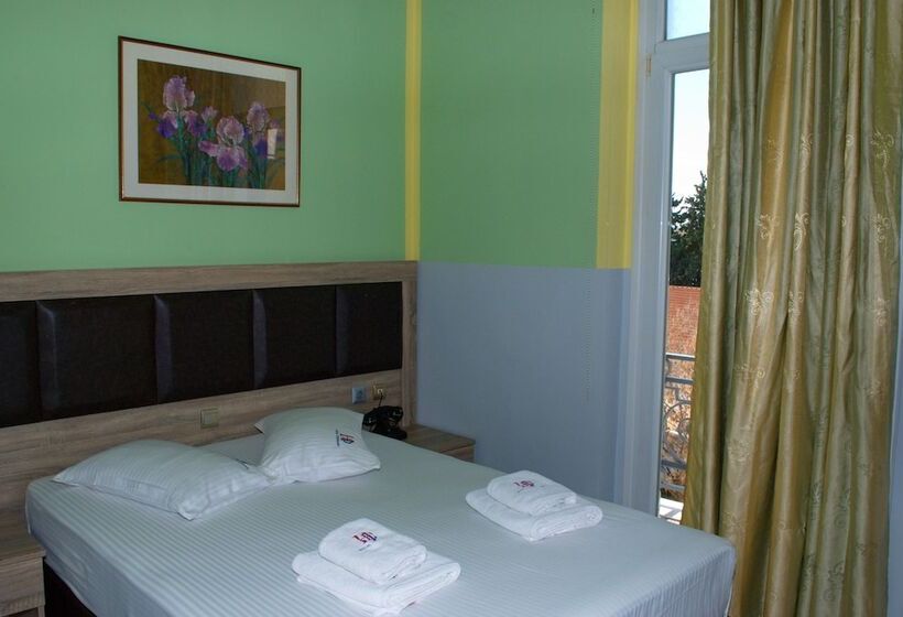 古典房间, Diethnes