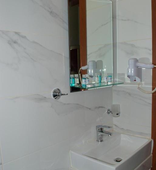 클래식 싱글 룸, Diethnes